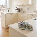 Scatola con Coperchio in Ceramica di Caltagirone Decorata a Mano