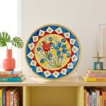 Piatto in ceramica di Caltagirone con motivi stile Carretto Siciliano