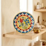 Piatto in ceramica di Caltagirone con motivi stile Carretto Siciliano