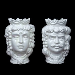 Teste di moro bianche  con frutta H cm 14 in ceramica di Caltagirone