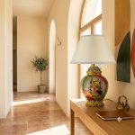 Lume con paladino in ceramica H 26 cm decorato a mano stile Carretto Siciliano