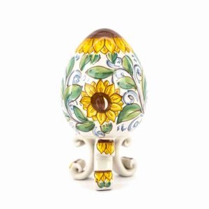 Uovo ornamentale in ceramica siciliana di Caltagirone realizzato a mano